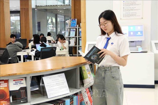Tuyển sinh đại học 2026: Điểm chuẩn một số ngành luật giảm, khoa học sức khỏe tăng