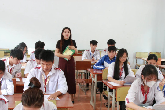 Hàng chục học sinh chưa nhập học lớp 10, trường 'thông báo khẩn'