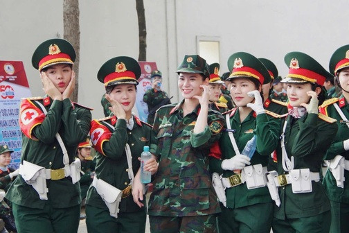 4 nữ sinh đạt điểm tuyệt đối 30/30 vào Học viện Quân y