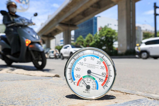 Dự báo thời tiết 13/8: Miền Bắc và miền Trung nắng nóng gay gắt trên 37°C