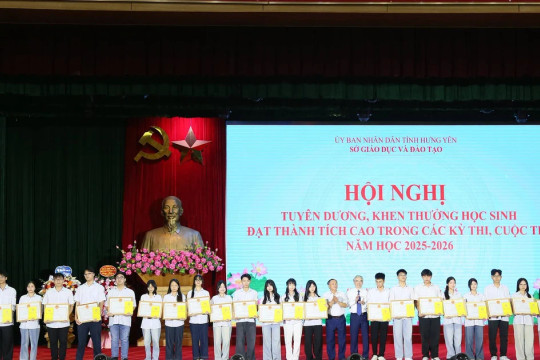 Giảm đầu mối, tăng hiệu quả, bước chuyển trong quản trị giáo dục Hưng Yên