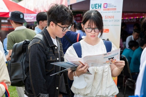 Điểm chuẩn đại học 2026: Thay đổi xét tuyển, ngành Luật biến động mạnh