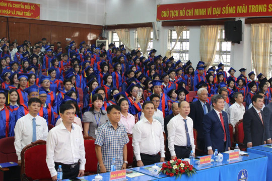 Trường ĐH Tây Nguyên trao bằng tốt nghiệp cho 311 tiến sĩ, thạc sĩ và cử nhân
