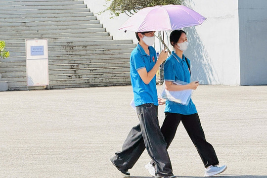 Đề văn thi lại tốt nghiệp THPT 2026 tại trường chuyên Tuyên Quang