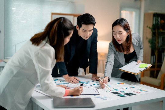Thành tích công việc rực rỡ, TIỀN về liên tục, ngày mới 14/8/2026 có 4 tuổi này hốt trọn MAY mắn