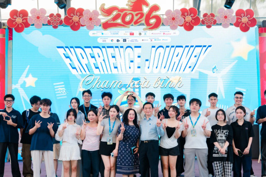 Sinh viên lan tỏa thông điệp hòa bình
