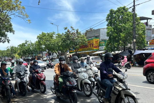 Dự báo thời tiết ngày 15/8: Bắc Bộ mưa dông, Trung Bộ nắng nóng