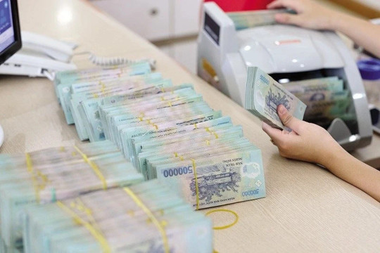 Tiền gửi ngân hàng tăng kỷ lục, nguồn vốn khổng lồ đang chảy về đâu?