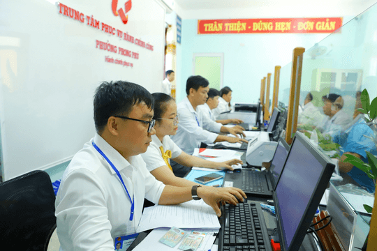 Bộ Nội vụ hướng dẫn điều kiện tiếp nhận nhân sự vào công chức