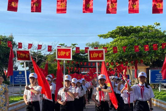 Học sinh Quảng Trị tựu trường sớm 2 tuần trước ngày khai giảng