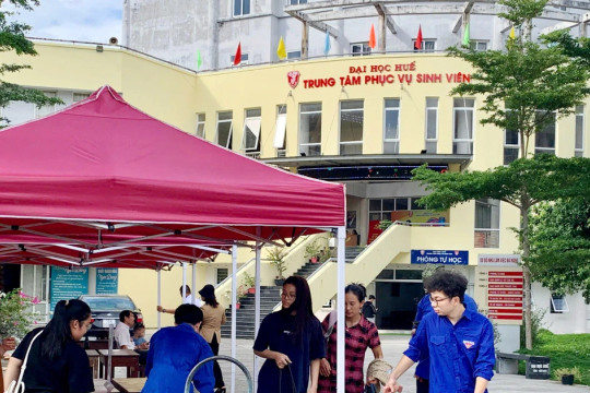 Tân sinh viên Đại học Huế ‘đỏ mắt’ tìm phòng trọ ký túc xá