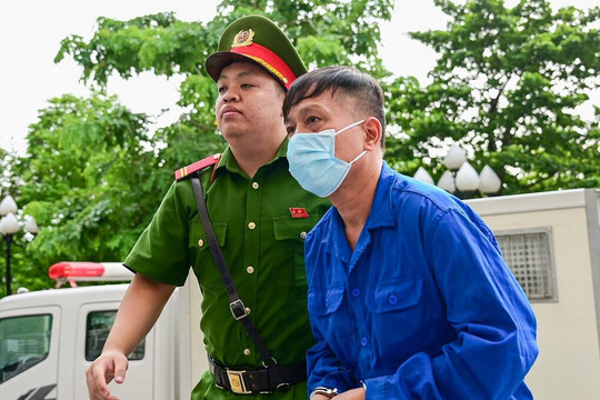 Cựu thứ trưởng Nguyễn Bá Hoan: Nhận hối lộ nhưng vẫn làm đúng