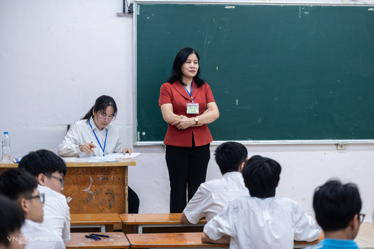 Hà Nội giảm hơn 2.360 hiệu trưởng, hiệu phó