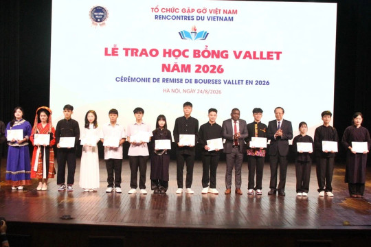 Trao 457 suất học bổng Vallet cho học sinh xuất sắc miền Bắc