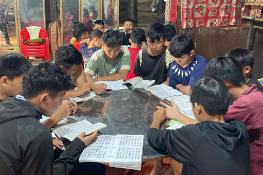 Giữ hồn văn hóa giữa đại ngàn qua chữ Nôm Dao