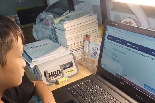 Khi học sinh vùng dân tộc thiểu số chủ động học trực tuyến