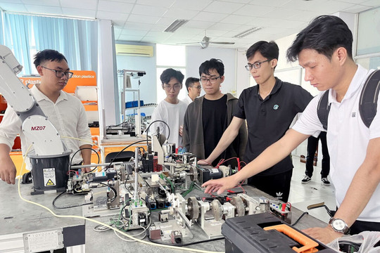 Đề xuất chính sách mới hỗ trợ người học, giảng viên đi học tập, nghiên cứu ở nước ngoài