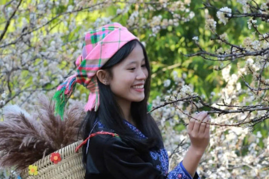 Ước mơ gieo chữ cho bản làng của nữ sinh người Thái