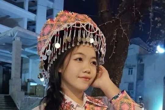 Nữ sinh người Mông vượt khó với ước mơ gieo con chữ nơi vùng cao