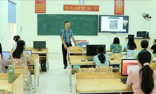 Tạo đột phá từ ứng dụng AI trong năm học mới