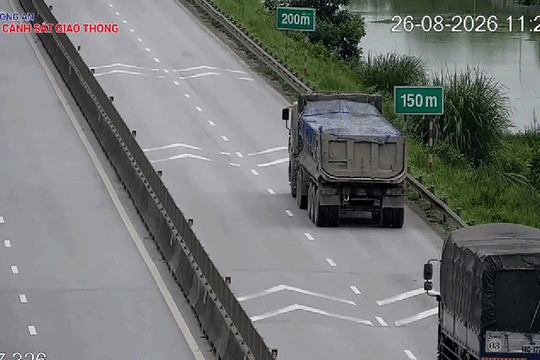 Cục CSGT nói về việc giữ khoảng cách trên cao tốc: "Mục tiêu cao nhất không phải là xử phạt thật nhiều"