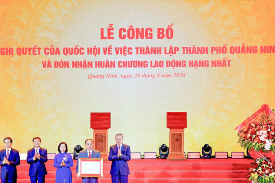 Công bố Nghị quyết của Quốc hội về thành lập thành phố Quảng Ninh
