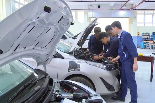 Giáo dục nghề nghiệp gắn với hỗ trợ việc làm bền vững ở Phú Thọ