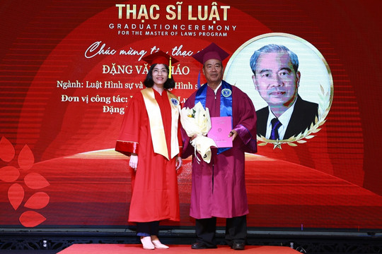Cựu binh tốt nghiệp Thạc sĩ Luật tuổi 70: “Học thêm không bao giờ là muộn”