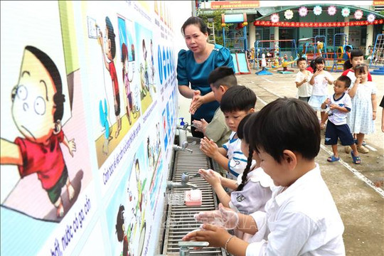 Vĩnh Long chủ động phòng bệnh cho trẻ mùa tựu trường