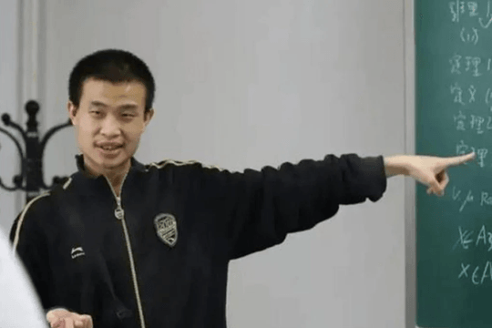 Sách toán của thiên tài lập dị 'cháy hàng' ở Trung Quốc