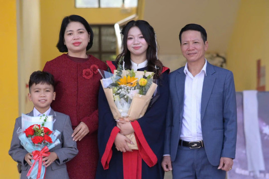 Nữ sinh dân tộc Thái với ước mơ lưu giữ nét đẹp truyền thống