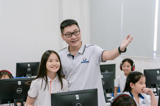Giải phóng sức lao động cho nhà giáo