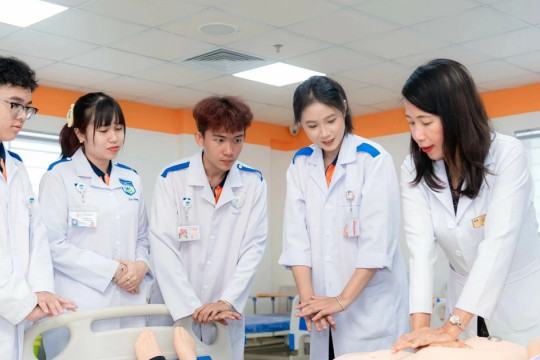 Bồi dưỡng nhân lực y học cổ truyền: Nâng tầm từ công nghệ
