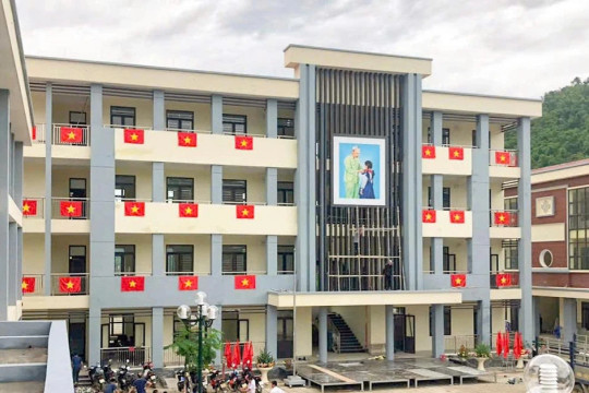 Gieo ước mơ nơi biên giới: Giữ chân thầy cô, gieo tương lai vùng cao