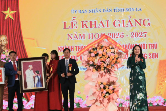 Phó Chủ tịch nước Võ Thị Ánh Xuân dự khai giảng tại khu vực biên giới Sơn La