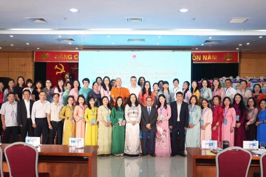 NXBGDVN đồng hành cùng giáo viên người Việt ở nước ngoài giữ gìn tiếng Việt