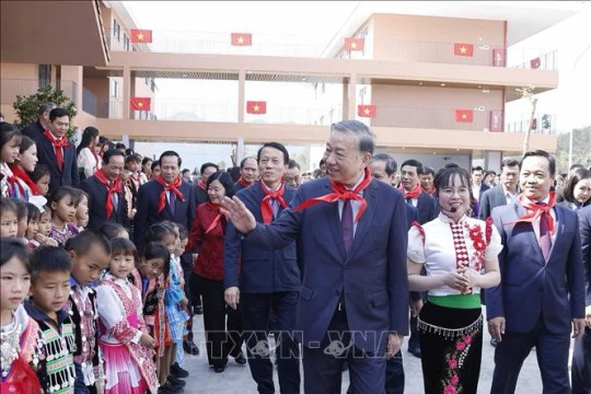 Đồng loạt khánh thành trường nội trú liên cấp vùng biên trong ngày khai giảng