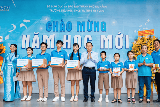 Hơn 300 học sinh Trường Hy Vọng chào đón năm học mới