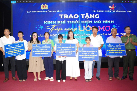 Tiếp sức học sinh mồ côi đến trường