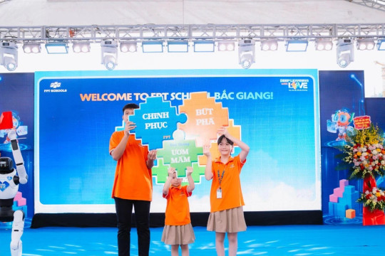 Lễ Khai giảng năm học mới của Fschool Bắc Giang thu hút hơn 2000 người tham gia