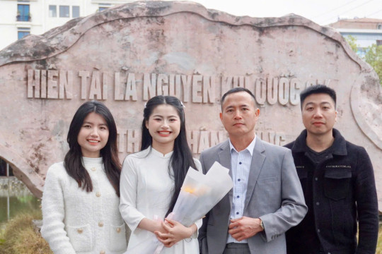 Nữ sinh chuyên Toán trở thành thủ khoa đầu vào Học viện Quân y