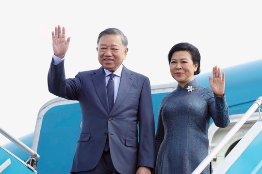 Tổng Bí thư, Chủ tịch nước và Phu nhân rời Hà Nội lên đường thăm Nga, Pháp