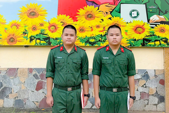 Anh em song sinh đỗ thẳng Học viện Kỹ thuật quân sự