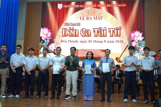 Trường đầu tiên đưa đờn ca tài tử vào giảng dạy trong chương trình