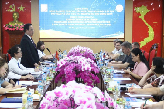 Trường Đại học Công đoàn thúc đẩy hợp tác đào tạo cán bộ công đoàn với Nga