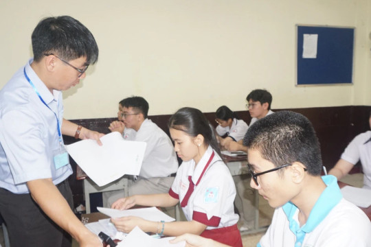 TPHCM giảm thi cử, hồ sơ, sổ sách trong trường học