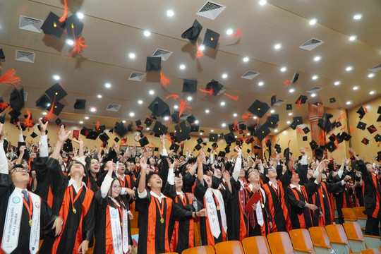 “Cày” 6 năm, sinh viên Y khoa phải vượt qua hơn 300 kỳ thi để tốt nghiệp