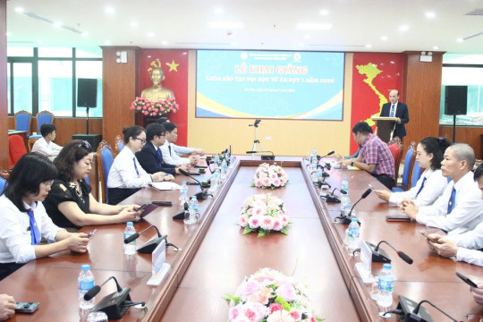 300 sinh viên hệ đào tạo từ xa Trường Đại học Công đoàn bước vào năm học mới