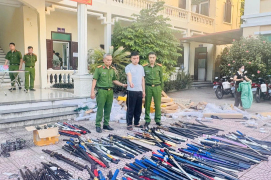 Mua bán kho vũ khí qua mạng xã hội, một người bị khởi tố