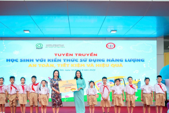 Gần 1000 học sinh Hà Nội được hướng dẫn sử dụng năng lượng an toàn, tiết kiệm